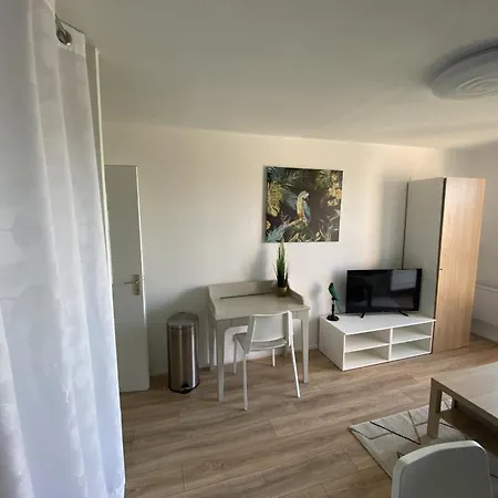 Apartment Le Petit Cartoucherie *